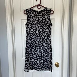 Karl Lagerfeld // 3D Daisy Dress // Size 8